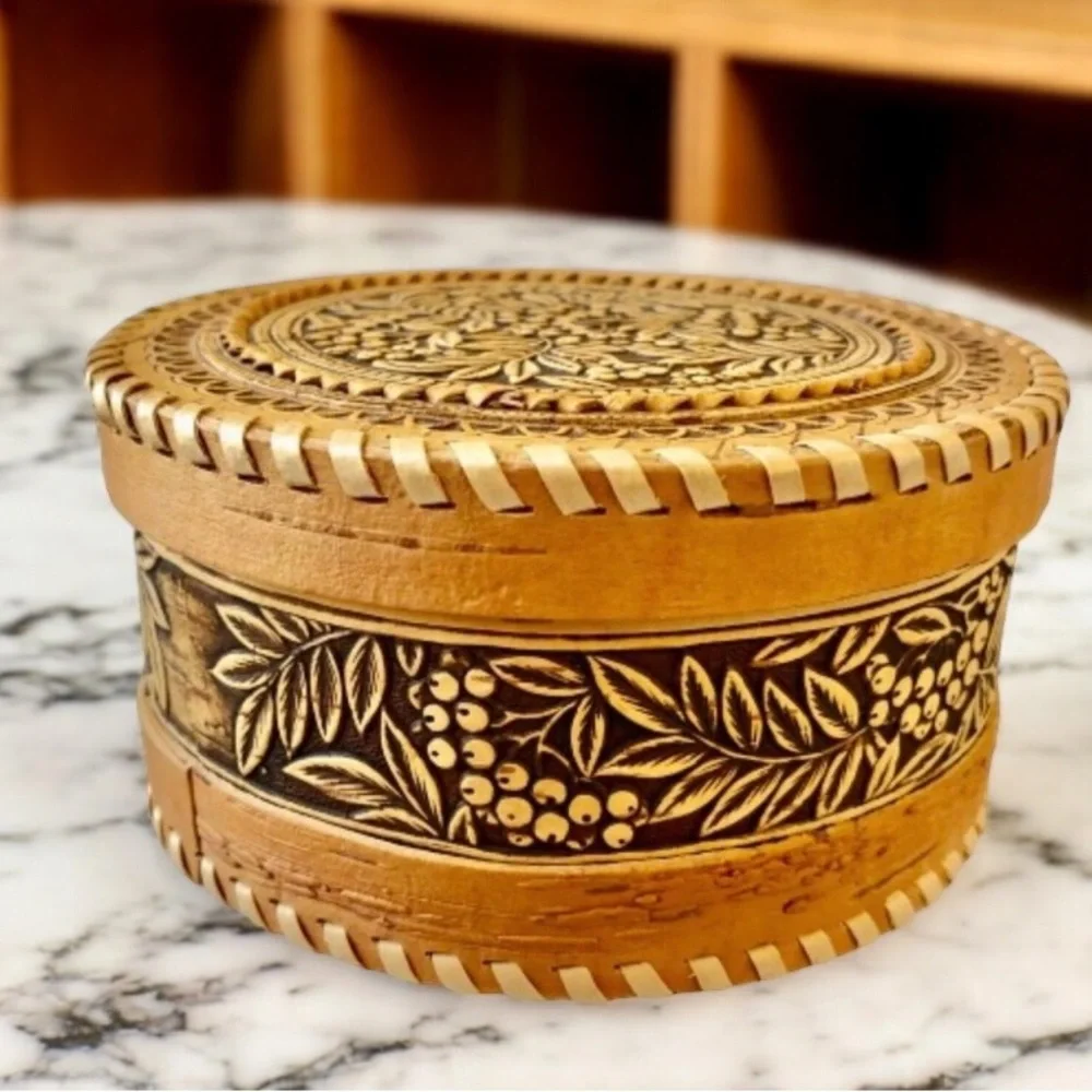 Vintage Birch Tree Bark Round Box with Lid Jewelry Trinket Intricate
